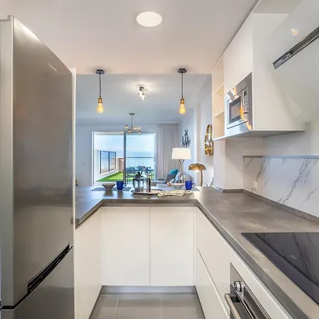 아파트 Home2book Sea View & Design Duplex Gigantes
